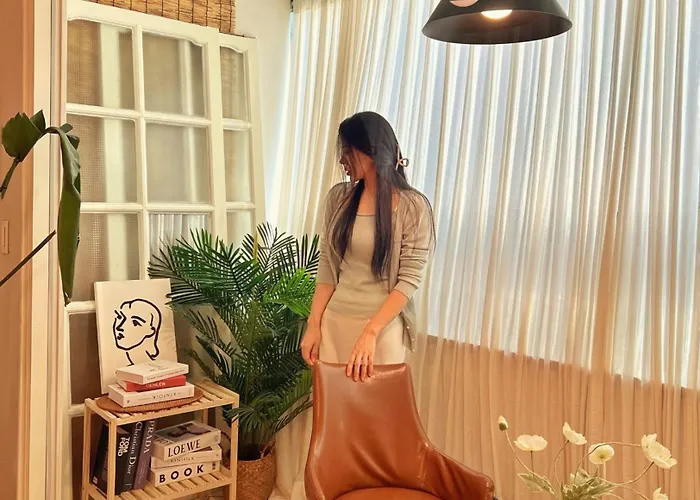 Spacious 3br Near Yeouido, Up To 10, 5 Min Metro