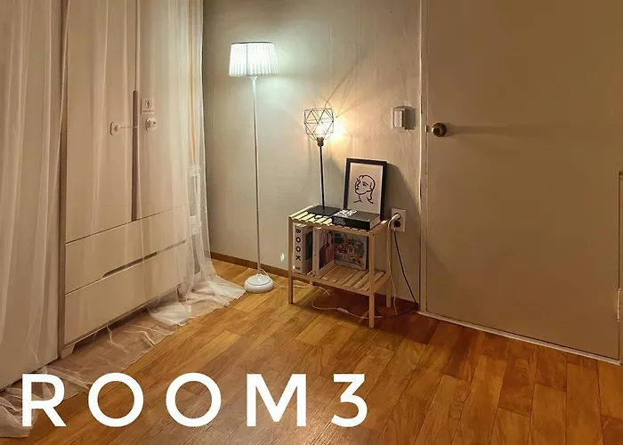 Spacious 3br Near Yeouido, Up To 10, 5 Min Metro Apartment Seoul