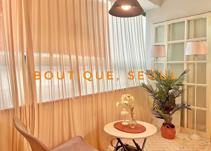 Apartment Spacious 3br Near Yeouido, Up To 10, 5 Min Metro Seoul