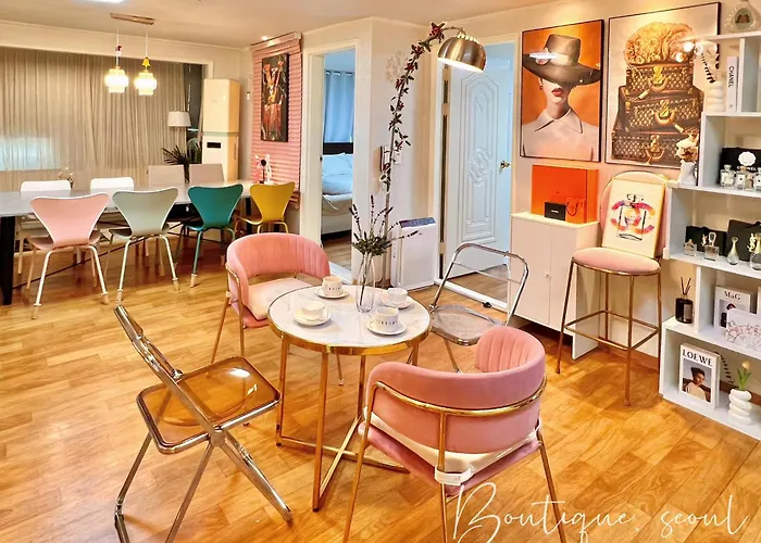 Spacious 3br Near Yeouido, Up To 10, 5 Min Metro * Seoul