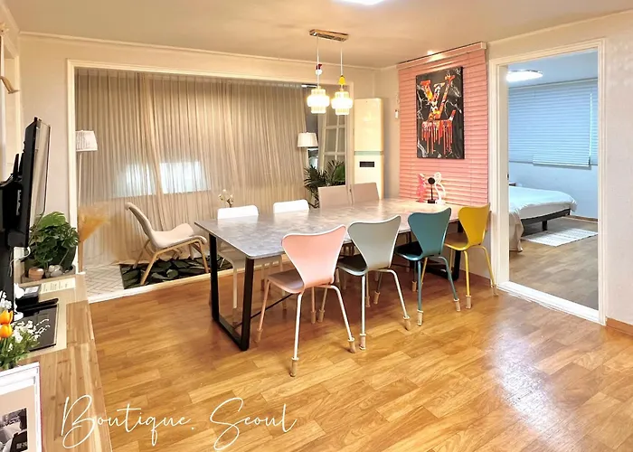 Apartment Spacious 3br Near Yeouido, Up To 10, 5 Min Metro Seoul