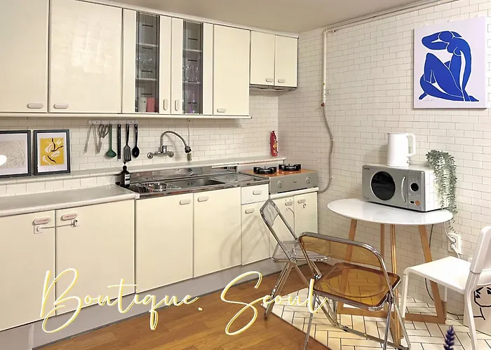Spacious 3br Near Yeouido, Up To 10, 5 Min Metro *
